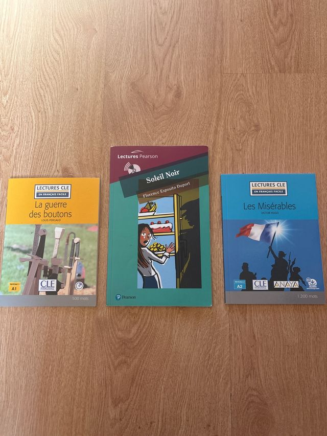 Varios libros en Francés. cada uno se vende por 5e