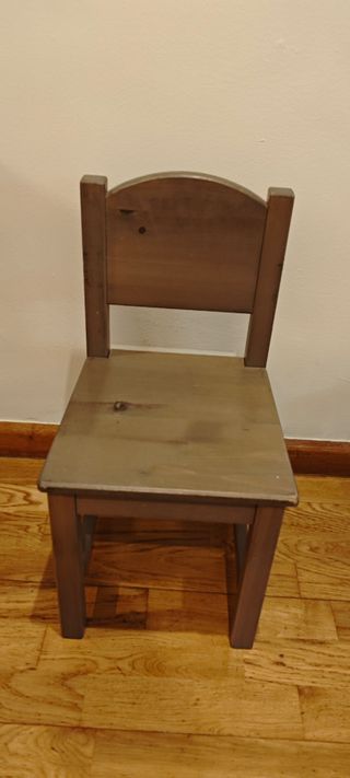 Sillas de madera rústicas para niños