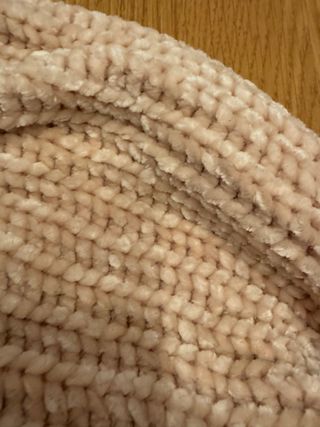 Gorro de punto para niña con pompón