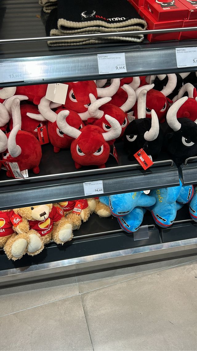 Peluche Toro Rojo BadToro Mediano