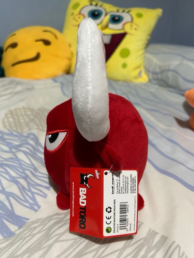 Peluche Toro Rojo BadToro Mediano