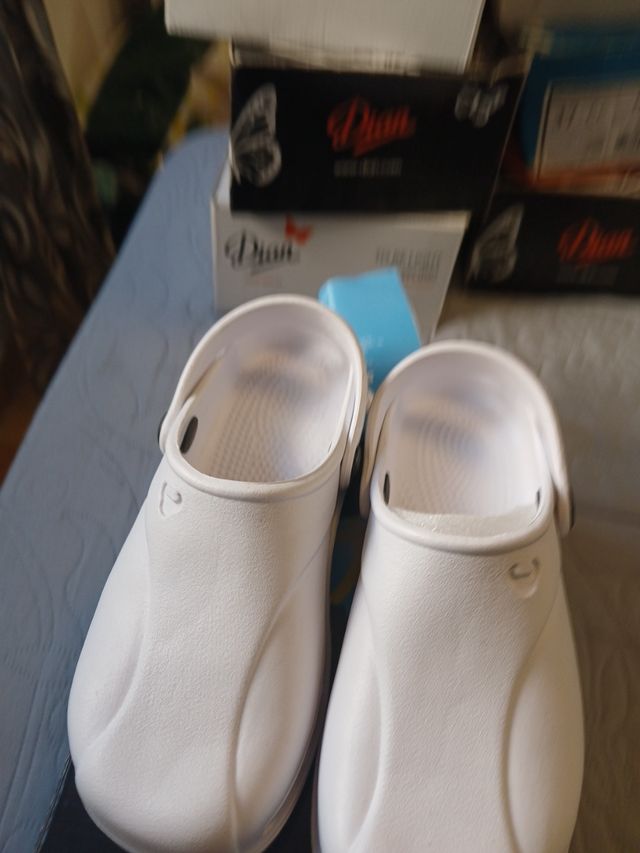 Zuecos blancos talla 35