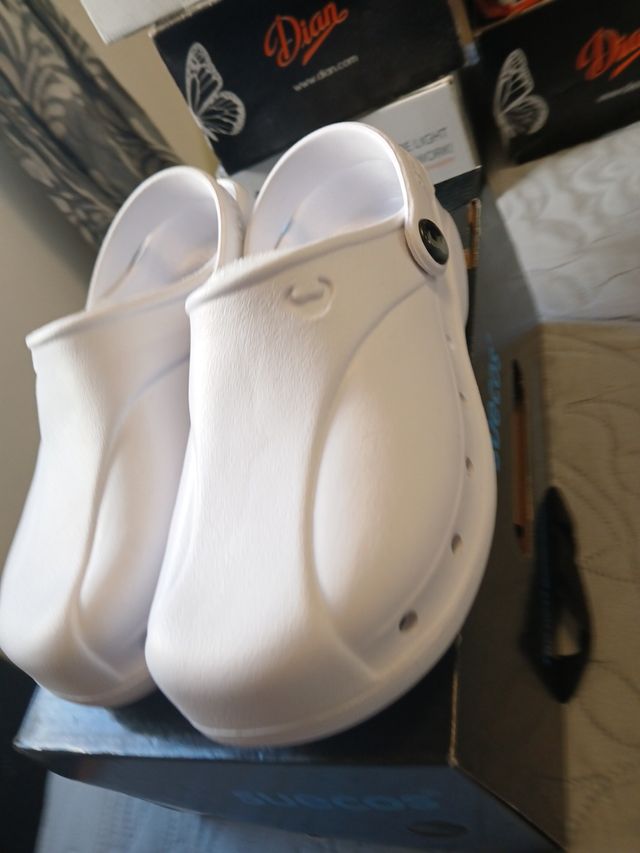 Zuecos blancos talla 35