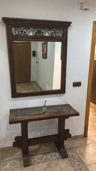 Mueble de entrada con espejo