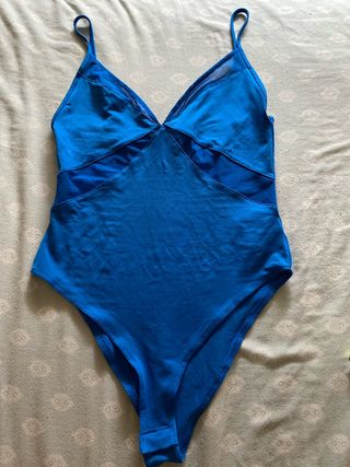 Body azul con transparencias