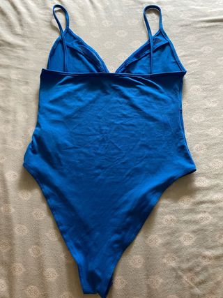 Body azul con transparencias
