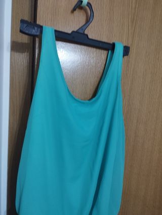 Vestido volantes con lazo rojo