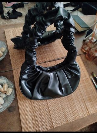 Bolso de hombro negro