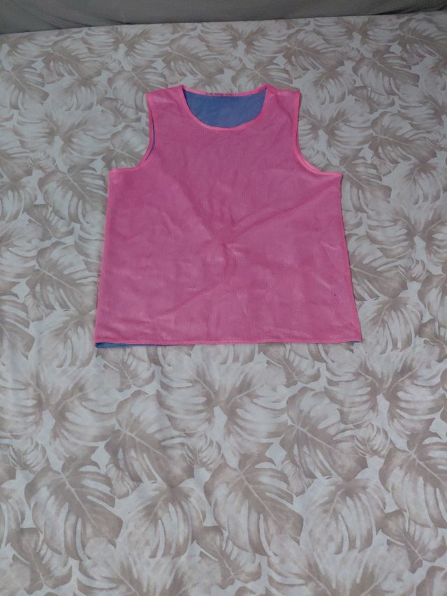 Peto deportivo reversible rosa y azul