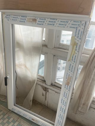 Ventana abatible Cortizo 85x130 cm Blanca