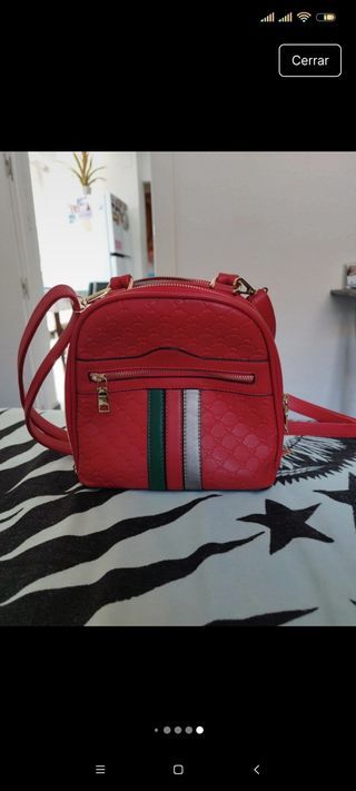 Mochila roja para mujer