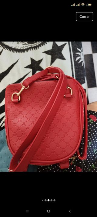 Mochila roja para mujer