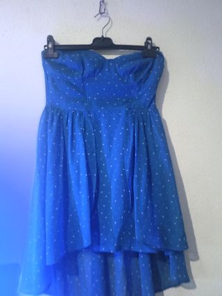Vestido azul con lunares