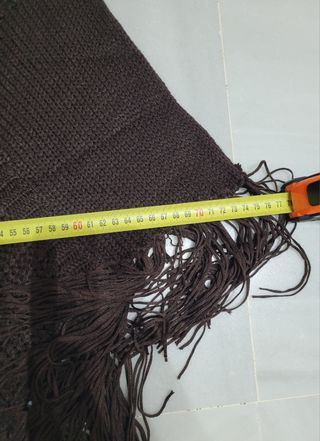 PONCHO DE PUNTO MARRÓN.