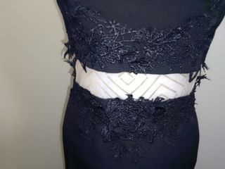 Vestido de fiesta negro con encaje