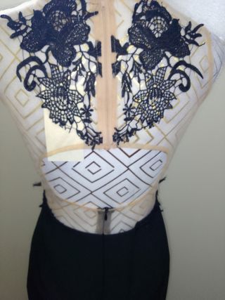 Vestido de fiesta negro con encaje
