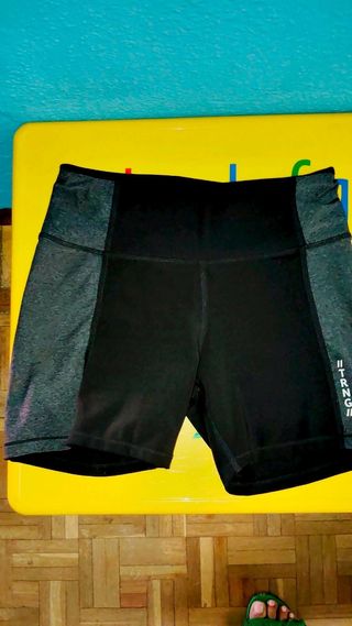 Lote Ropa Deportiva Negra y Gris con Rosa