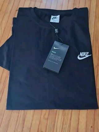 T-shirt Nike nera