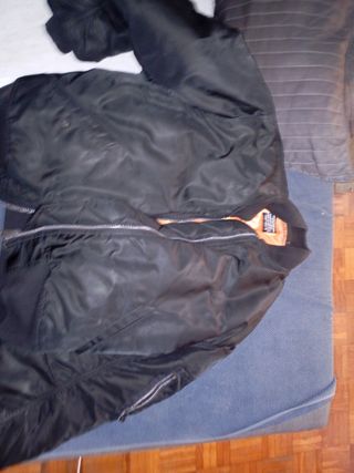 Chaqueta Bomber Negra Auténtica