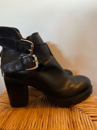 Stivaletti donna pelle fibbie cerniera n.38