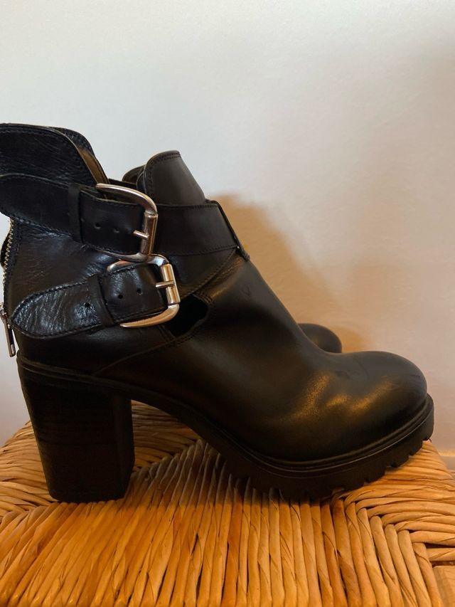 Stivaletti donna pelle fibbie cerniera n.38