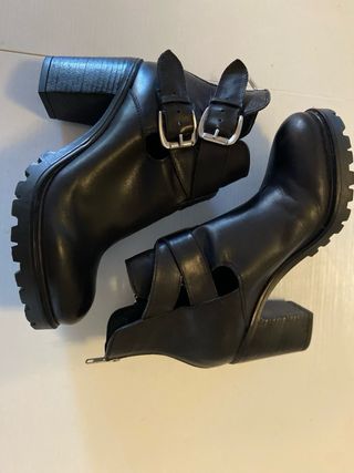 Stivaletti donna pelle fibbie cerniera n.38