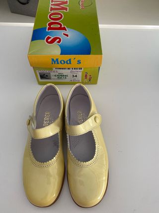 Zapatos niña Mod's amarillos ,,,,,número 34
