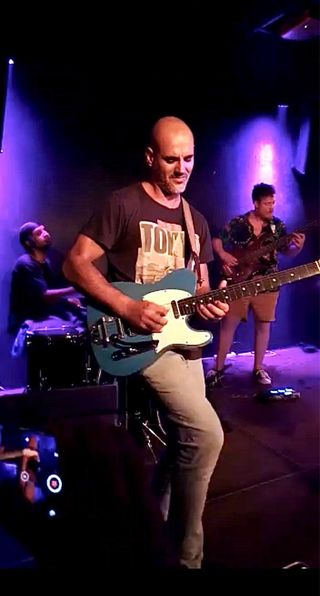 Guitarra Eléctrica Telecaster Azul con Bigsby