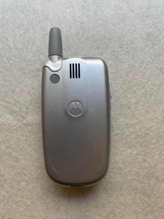 Motorola V635 Libre con caricabatterie e batteria