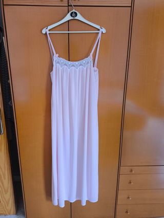 Conjunto bata y camisón de satén rosa