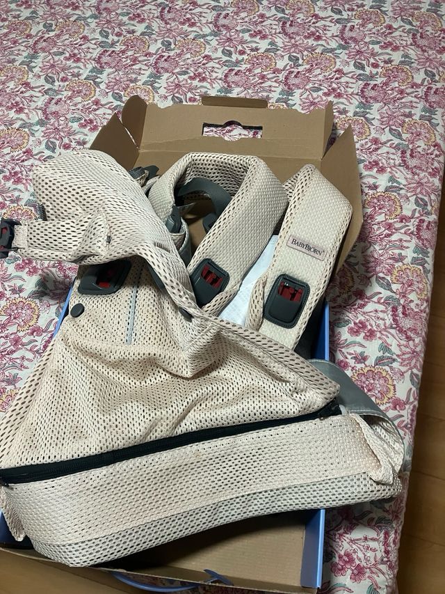 BabyBjörn Baby Carrier One Rosa