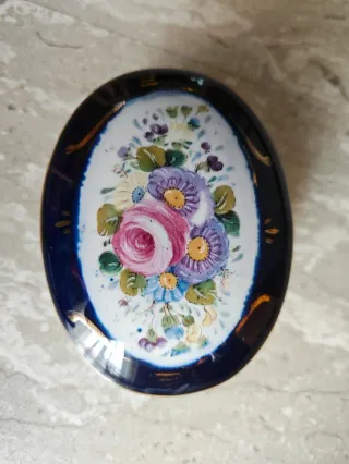 Portagioie in ceramica blu con fiori