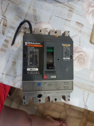 Interruttore Merlin Gerin NS100N 8kA