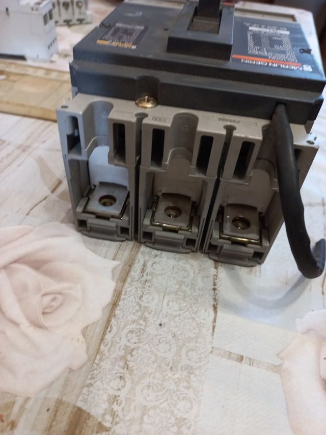 Interruttore Merlin Gerin NS100N 8kA