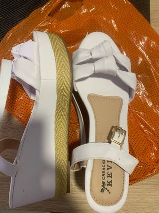 Sandalias Kevin Talla 39 Blancas y Beige