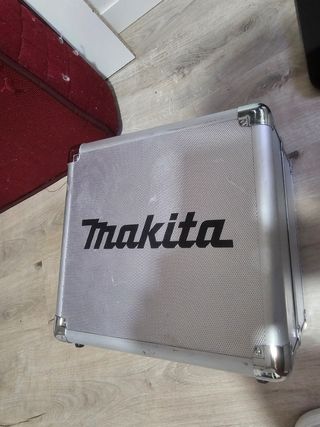 Taladro percutor  y Atornillador de impacto Makita