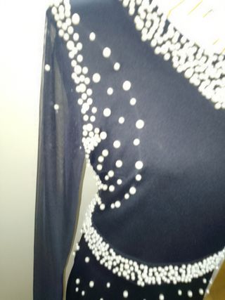 Vestido de fiesta con perlas