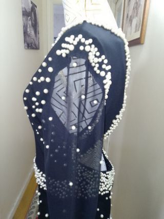 Vestido de fiesta con perlas