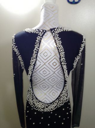Vestido de fiesta con perlas