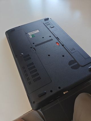 Acer Travelmate 15.6 Celeron 1000M