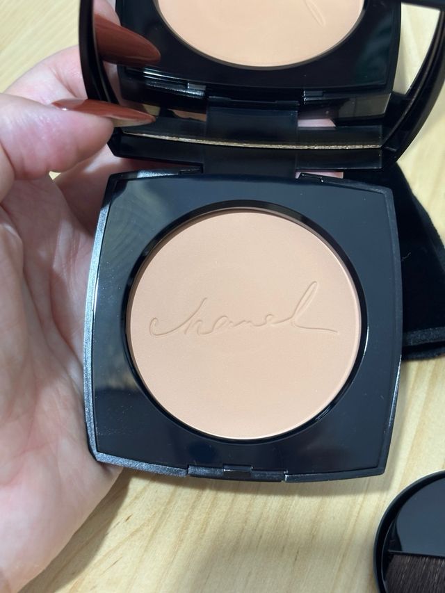 Chanel Les Beiges Polvo Tono 20