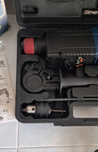 MARTILLO PERFORADOR TALADRO 750W
Nuevo 
