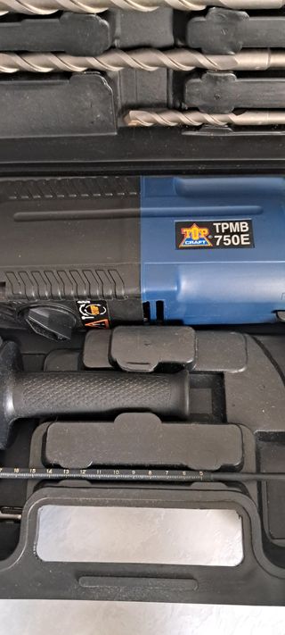 MARTILLO PERFORADOR TALADRO 750W
Nuevo 