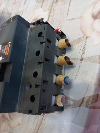 Interruttore Merlin Gerin NG125N