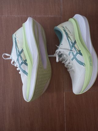 Zapatillas Asics Magic Speed 4 Talla 40