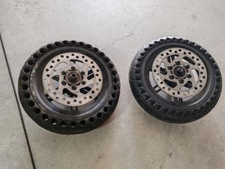 Cerchio e gomma antiforatura monopattino