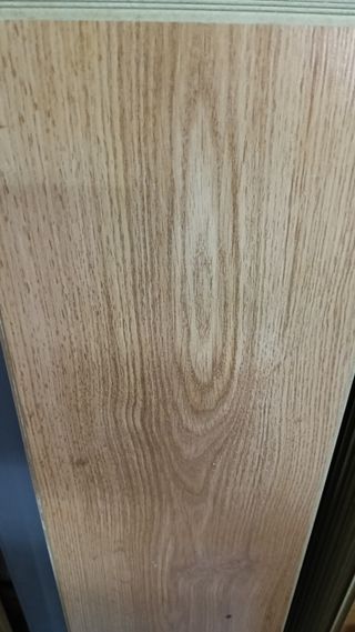 Tarima y rodapiés para habitación.
8m2 aprox.