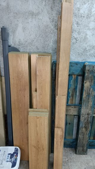 Tarima y rodapiés para habitación.
8m2 aprox.