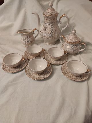 Juego de té porcelana blanco y dorado