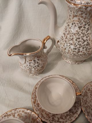 Juego de té porcelana blanco y dorado